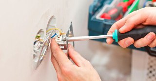 Электромонтажные работы Лабинск цена 460 руб Электрика под ключ